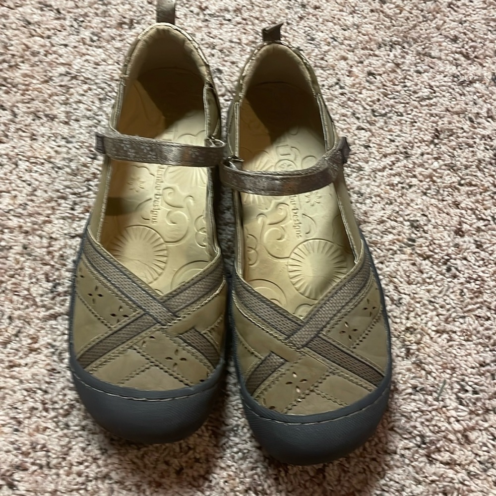 JBU Brown Mary Jane style shoes